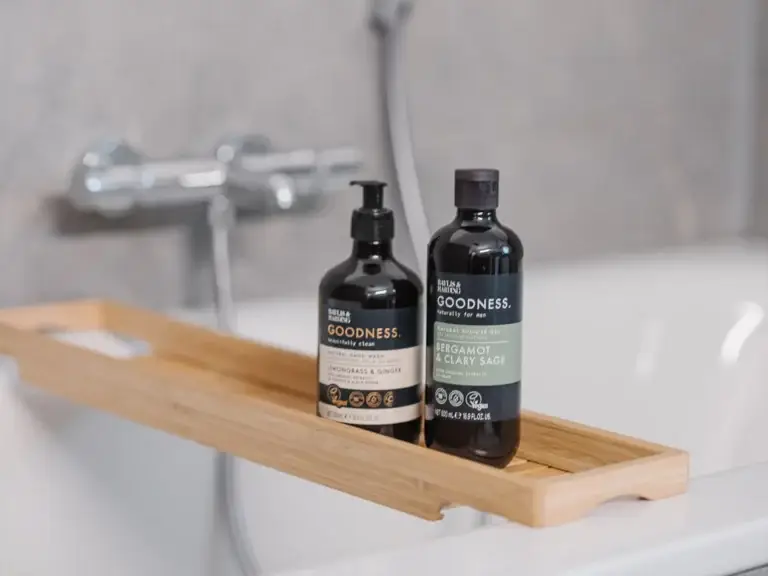 Fully furnished bathroom
