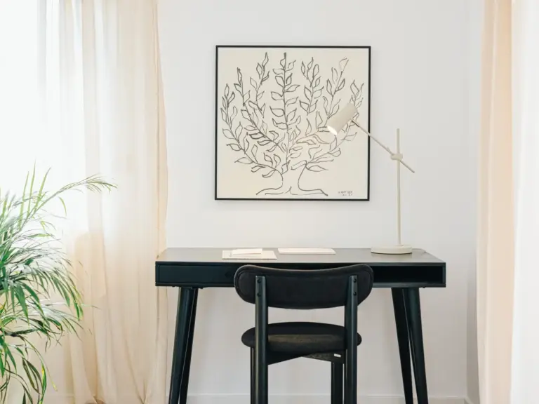 Sapphire White workspace