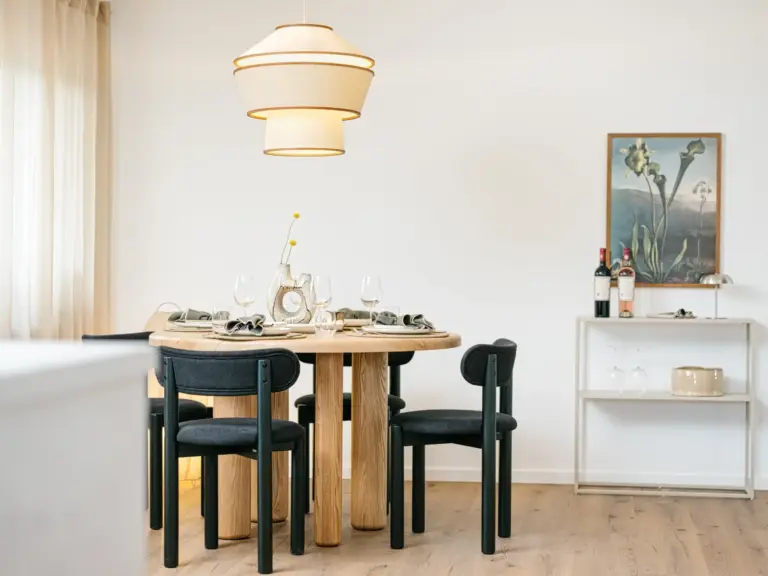 Sapphire White dining