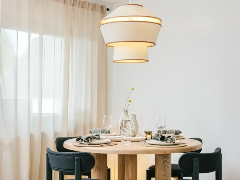 Sapphire White dining