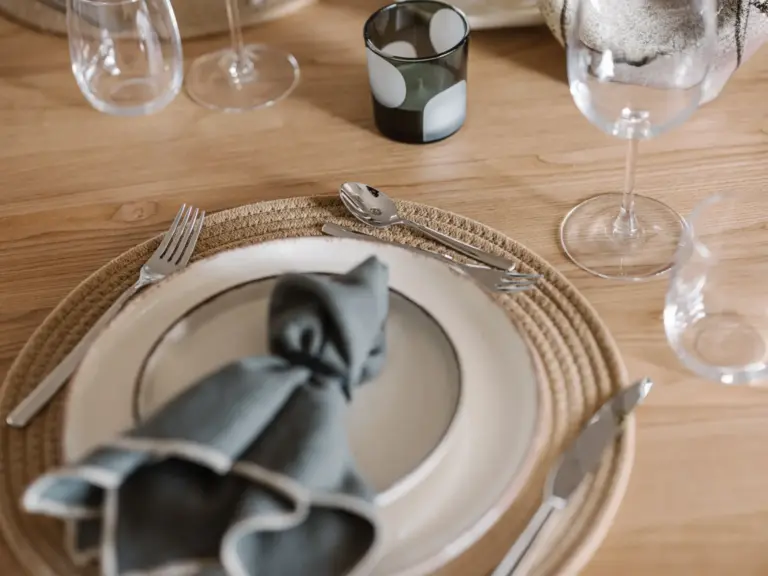 Sapphire White dining