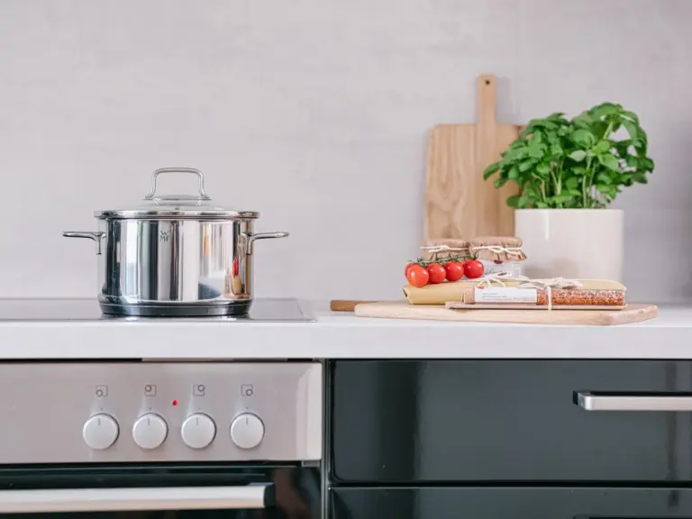 Sapphire White kitchen