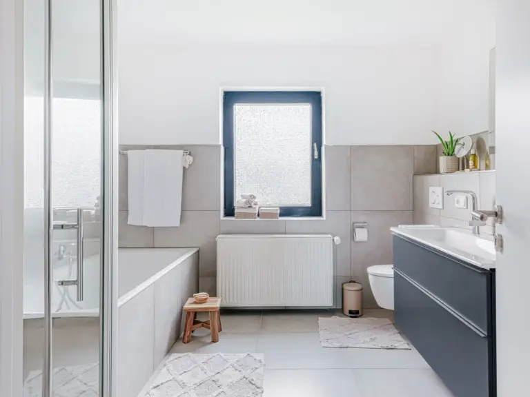 Sapphire White bathroom