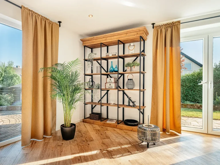 Living in bright rooms at Amber